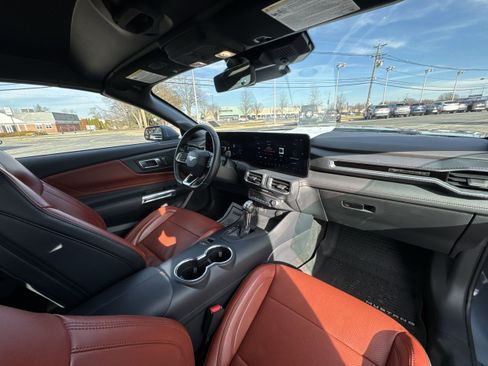 Used 2025 Ford Mustang GT Premium image 30