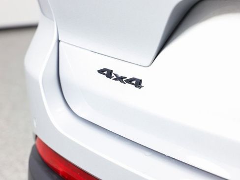 Used 2023 Jeep Grand Cherokee L Laredo image 8