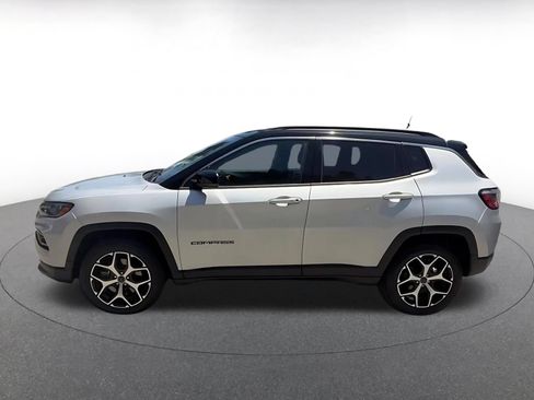 Used 2025 Jeep Compass Limited AWD/4WD image 10