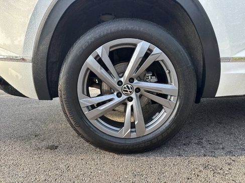 Used 2024 Volkswagen Atlas Cross Sport SEL R-Line AWD/4WD image 17