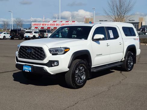 Used 2022 Toyota Tacoma TRD Off-Road w/ TRD Premium Off Road Package image 1