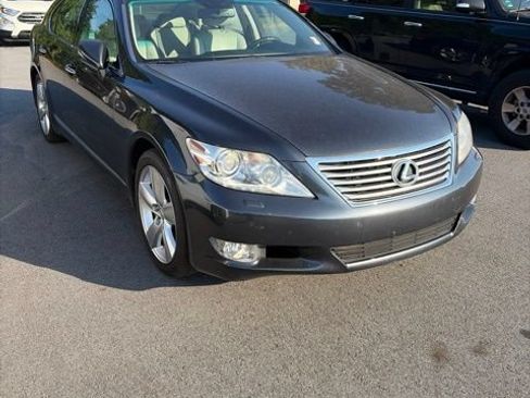 Used 2011 Lexus LS 460 w/ Comfort Pkg RWD image 2