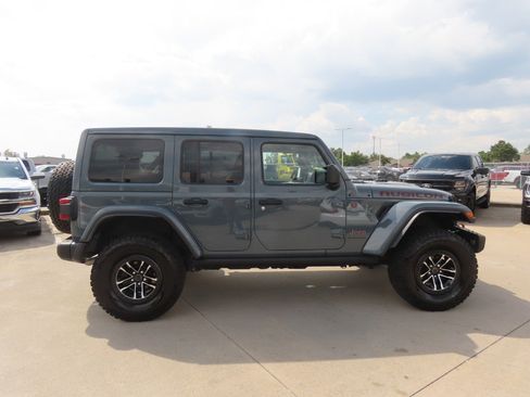 Used 2025 Jeep Wrangler Unlimited Rubicon AWD/4WD image 10
