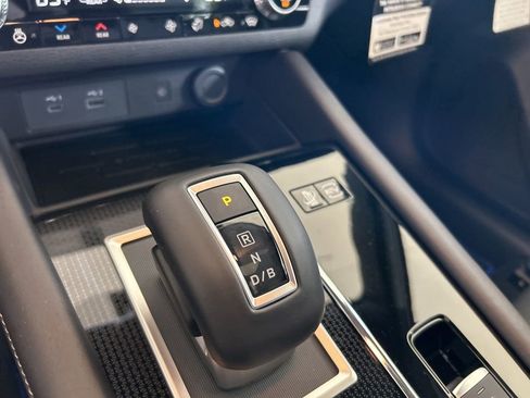 New 2025 Mitsubishi Outlander SEL Black Edition image 8