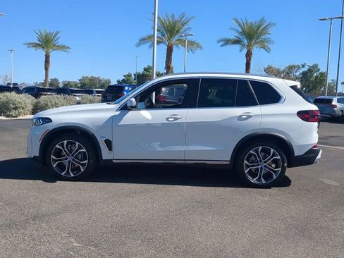 Used 2026 BMW X5 sDrive40i w/ Premium Package image 9