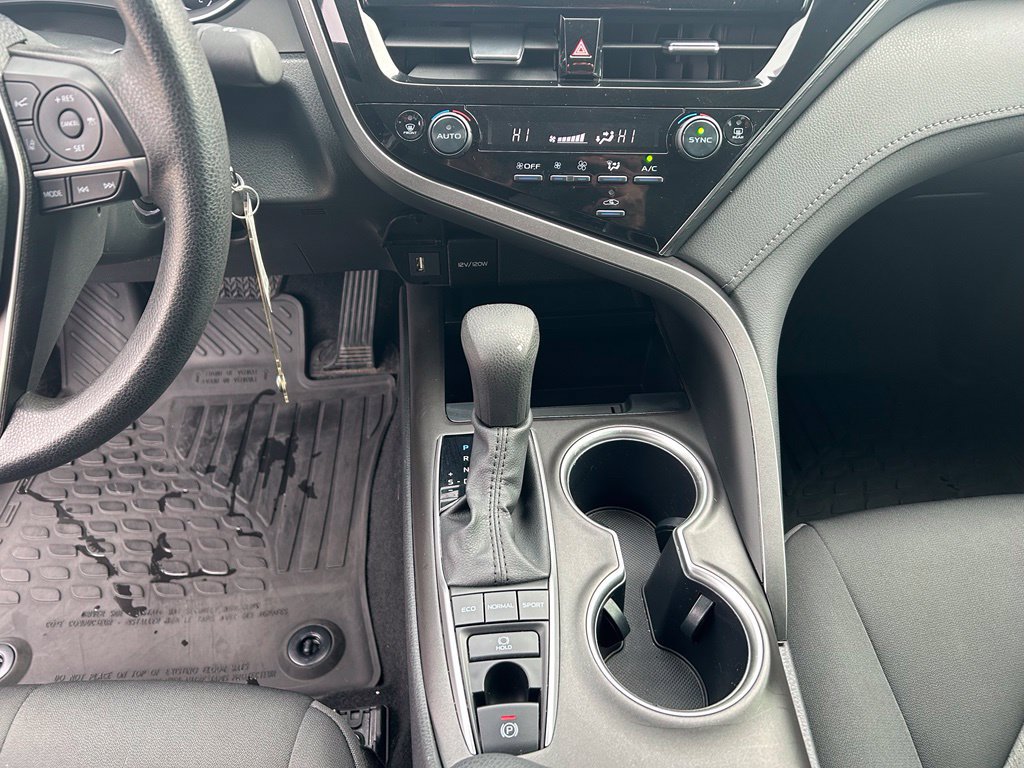 Used 2024 Toyota Camry LE AWD/4WD image 25