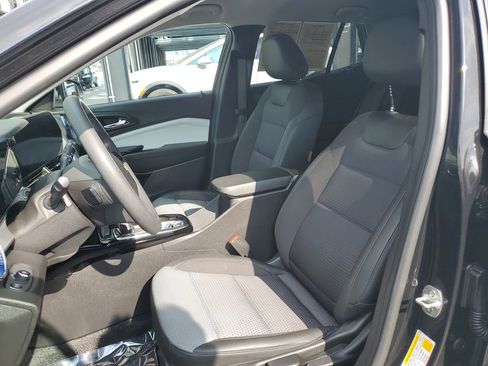 Used 2024 Chevrolet Trax LT image 17