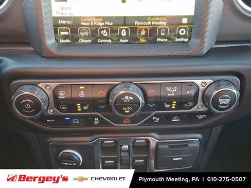 Used 2021 Jeep Wrangler Unlimited Sahara w/ Cold Weather Group image 17