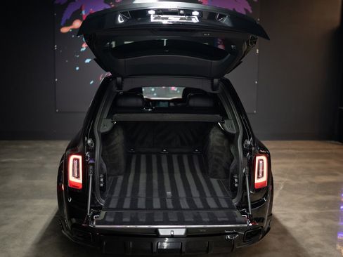 Used 2022 Rolls-Royce Cullinan Black Badge AWD/4WD image 7