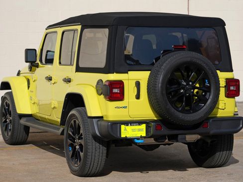 Used 2023 Jeep Wrangler Unlimited Sahara AWD/4WD image 47