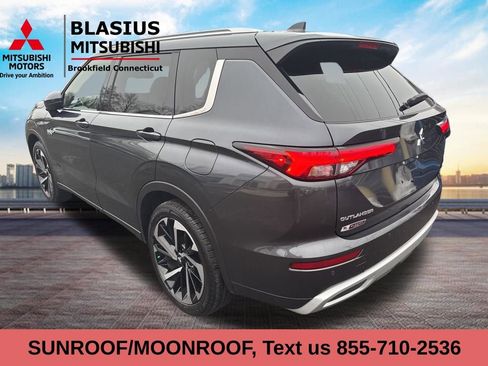 Used 2025 Mitsubishi Outlander SEL image 8