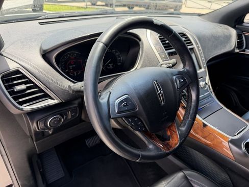 Used 2018 Lincoln MKX Reserve FWD image 10