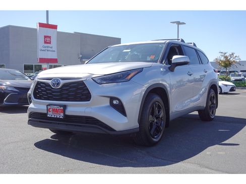 Used 2023 Toyota Highlander LE AWD/4WD image 7