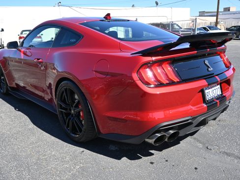 Used 2020 Ford Mustang Shelby GT500 w/ Technology Package RWD image 39