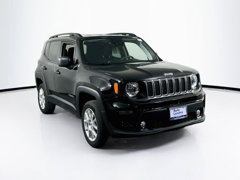 Used 2022 Jeep Renegade Latitude image 3