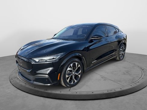 Used 2021 Ford Mustang Mach-E Premium image 3