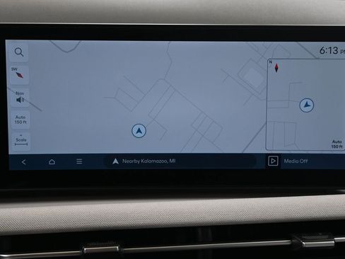 Certified 2025 Hyundai Tucson Limited AWD/4WD image 32