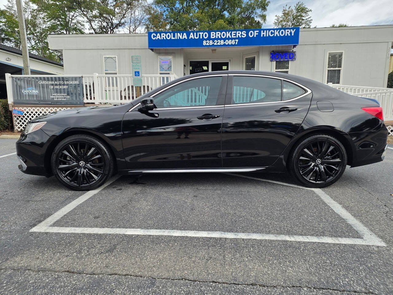Used 2020 Acura TLX w/ Technology Package AWD/4WD image 3