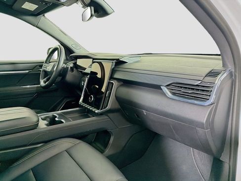 Used 2024 GMC Acadia Elevation image 32