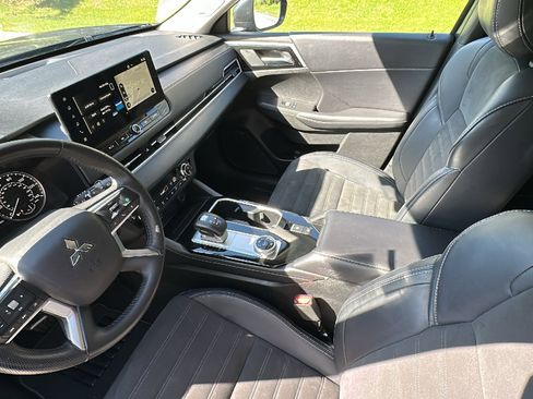 Used 2025 Mitsubishi Outlander SE AWD/4WD image 22