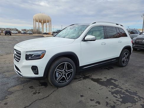 New 2026 Mercedes-Benz GLB 250 image 2