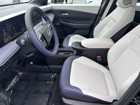 New 2026 Nissan Leaf Platinum+ w/ Illuminated Package FWD image 12