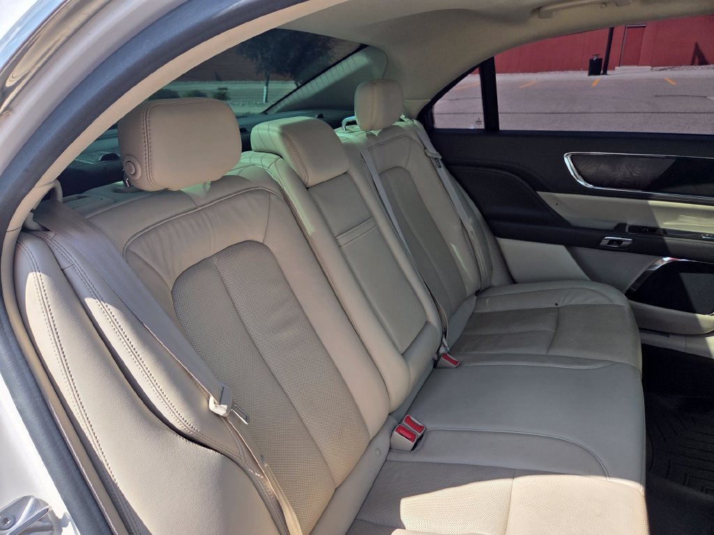 Used 2019 Lincoln Continental Select w/ Continental Climate Package AWD/4WD image 41