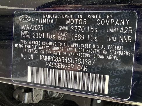 Certified 2025 Hyundai Venue SEL FWD image 32