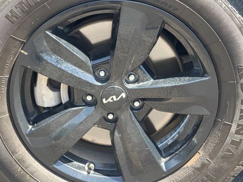 Used 2023 Kia Sorento LX AWD/4WD image 26