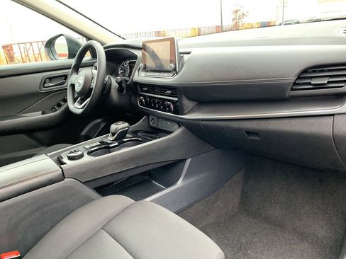 Used 2024 Nissan Rogue S image 28