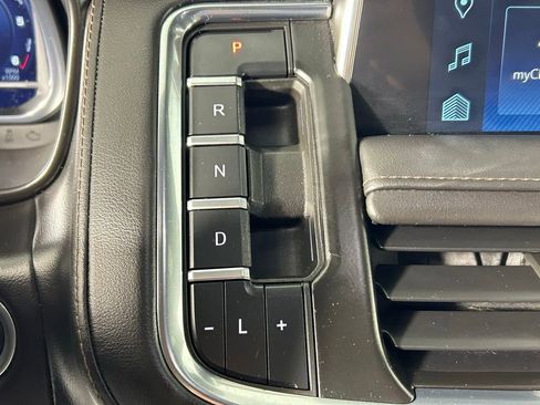 Used 2023 Chevrolet Suburban High Country w/ Premium Package image 28