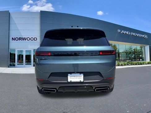 Used 2024 Land Rover Range Rover Sport SE AWD/4WD image 5