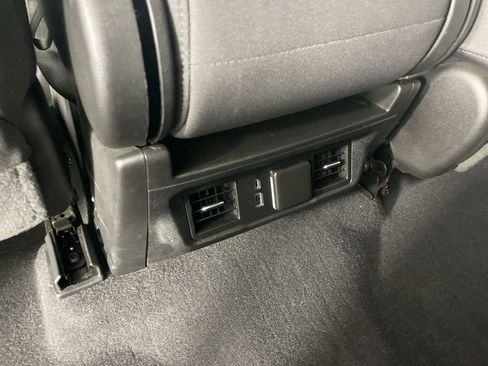 Used 2023 GMC Sierra 1500 Elevation image 21