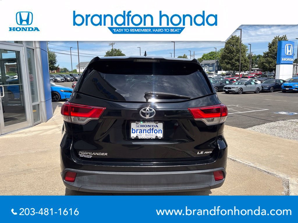 Used 2017 Toyota Highlander Plus AWD/4WD image 5