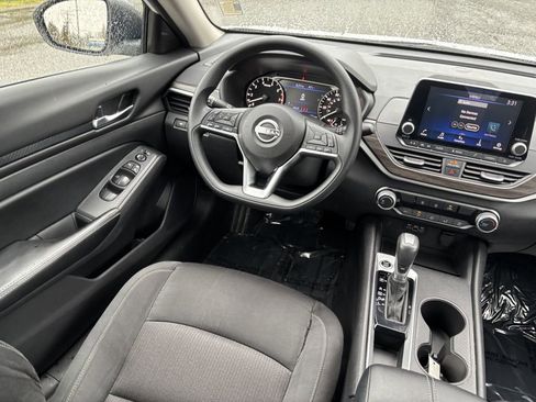 Used 2025 Nissan Altima 2.5 SV image 20