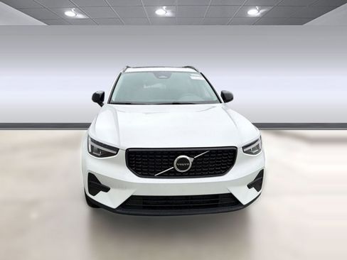 New 2026 Volvo XC40 B5 Core image 6