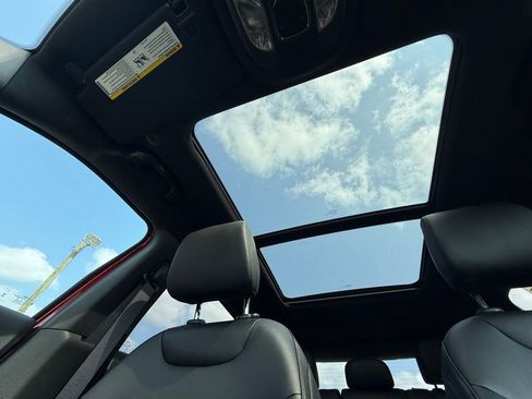 New 2025 Jeep Compass Limited w/ Sun & Sound Group image 22