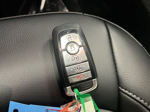 Used 2024 Ford Edge SEL w/ Convenience Package AWD/4WD image 21