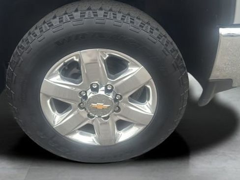 Used 2021 Chevrolet Silverado 2500 LTZ w/ LTZ Premium Package AWD/4WD image 32