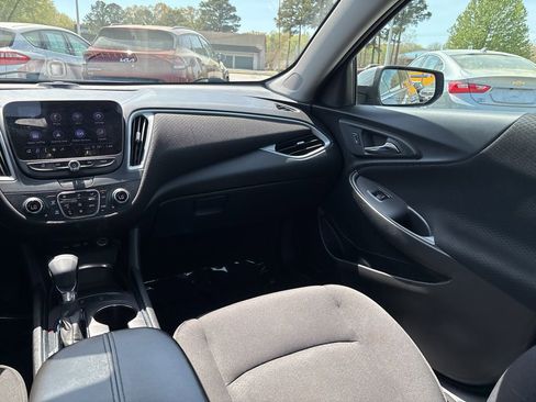 Used 2024 Chevrolet Malibu LT image 11