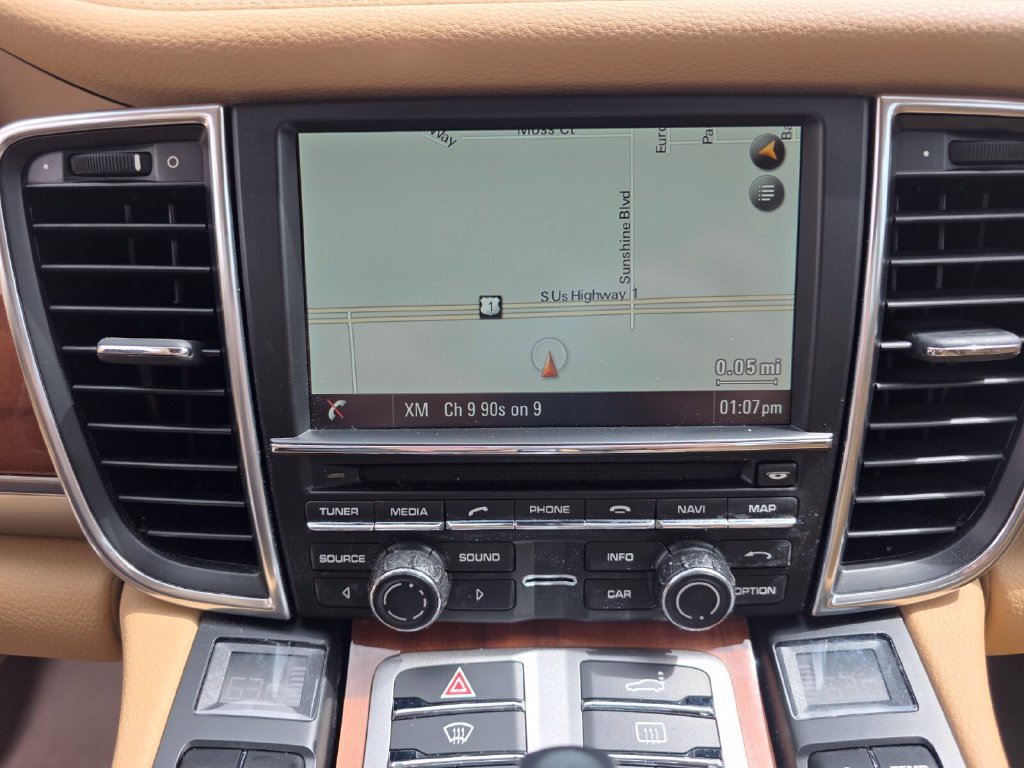Used 2014 Porsche Panamera 4 AWD/4WD image 31