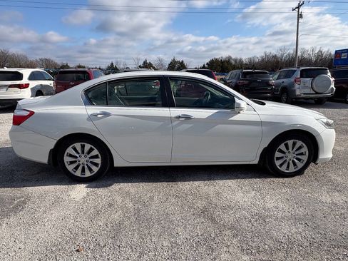 Used 2015 Honda Accord EX image 9