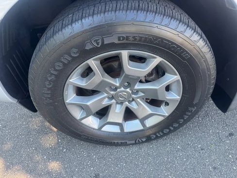 Used 2020 Nissan Frontier SV RWD image 9