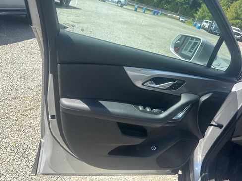 Used 2019 Chevrolet Blazer LT FWD image 19