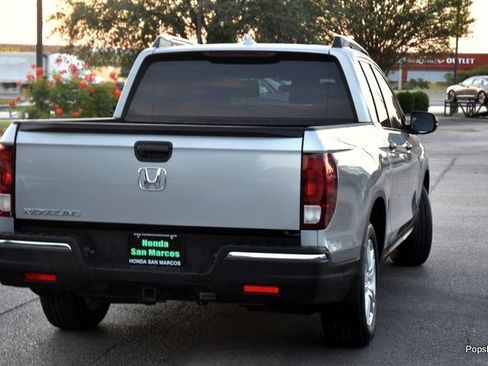 Used 2017 Honda Ridgeline RT image 3