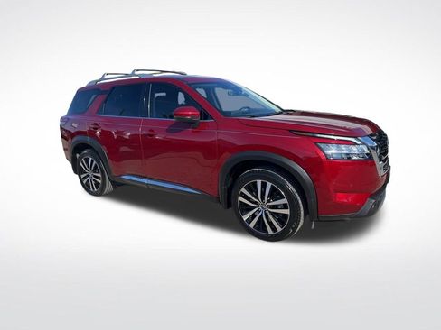 Certified 2024 Nissan Pathfinder Platinum image 3