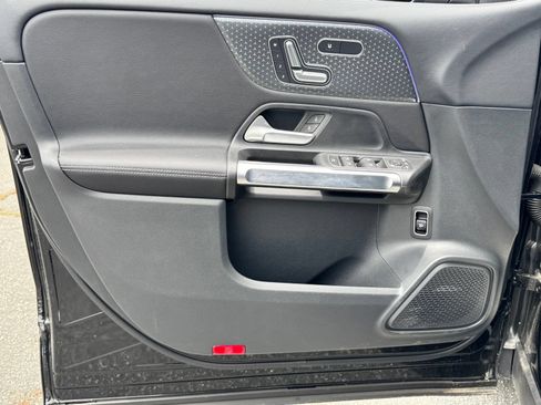 Used 2025 Mercedes-Benz GLB 250 image 16