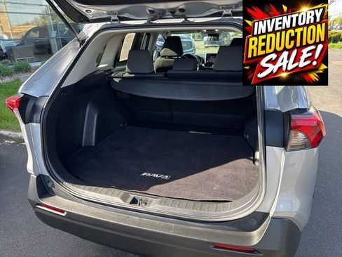 Used 2023 Toyota RAV4 XLE AWD/4WD image 21