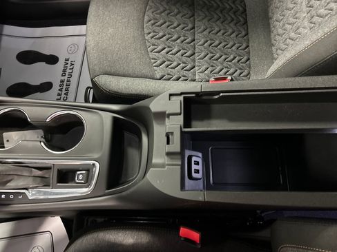 Used 2024 Chevrolet Equinox LT FWD image 20