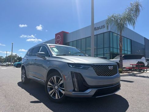Used 2025 Cadillac XT6 Premium Luxury FWD image 1
